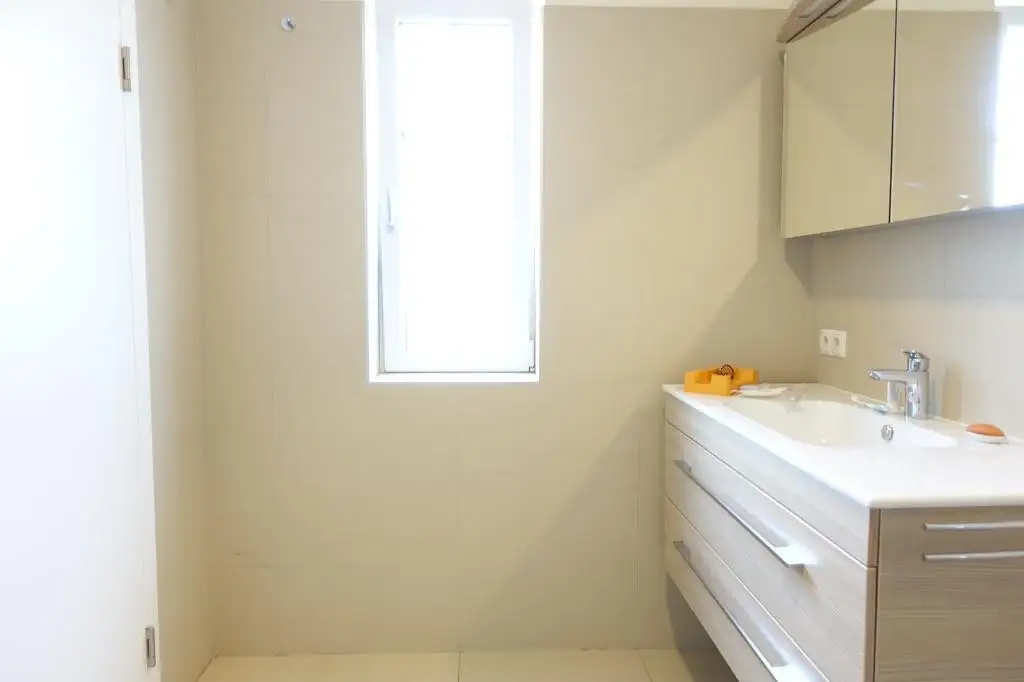 DG-Wohnung mit Traumaustattung 67m² Terrassenfläche - Grenze 1. Bezirk!!!