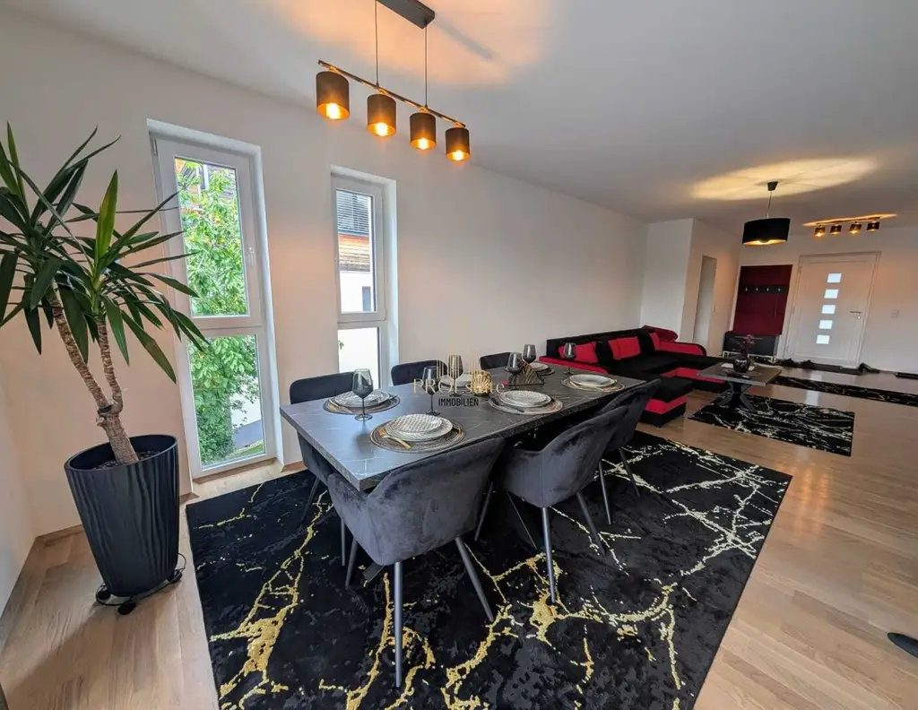 Renditeobjekt in Haslach: Gepflegtes Booking-Haus mit Garten, Balkonen & Garage! - ca € 3.000 Einnahmen monatlich!