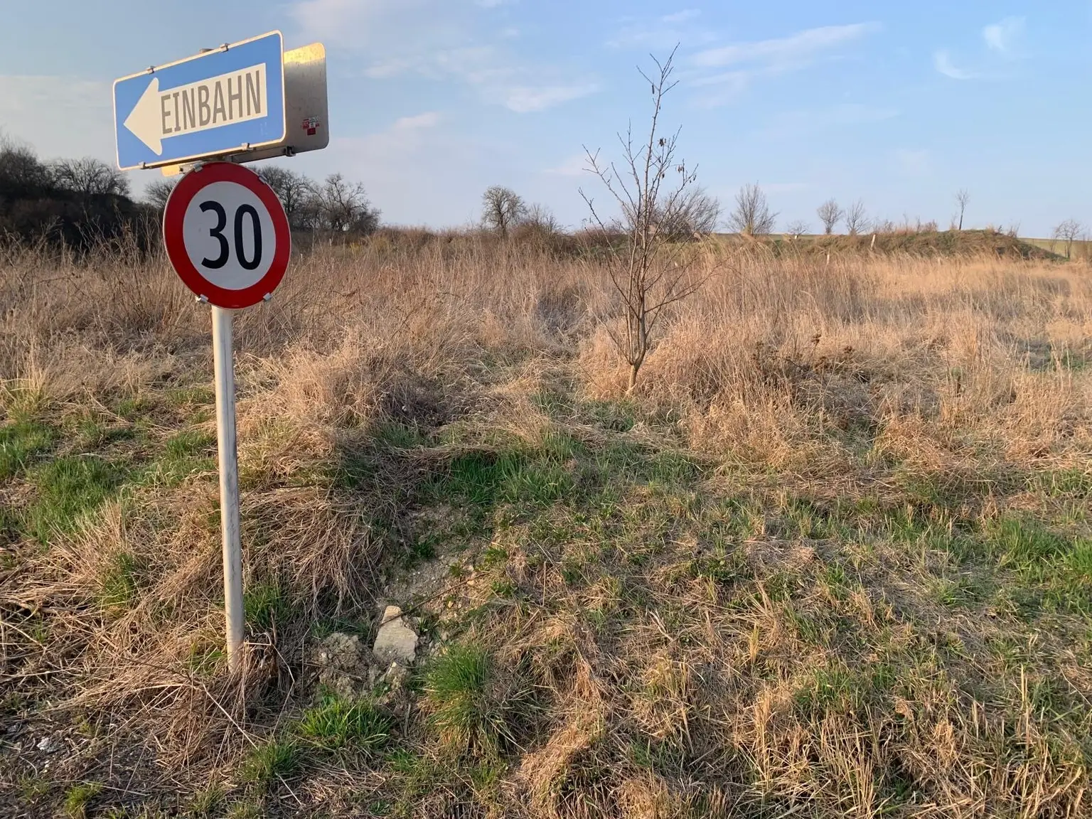 INDUSTRIEGRUNDSTÜCK - 40 Minuten vor Wien