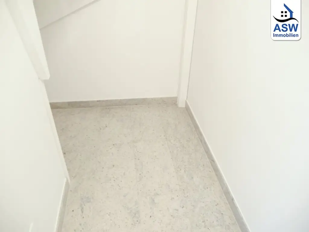 Bürowidmung: Tolle 3-Raum-Maisonette mit Terrasse und Garten