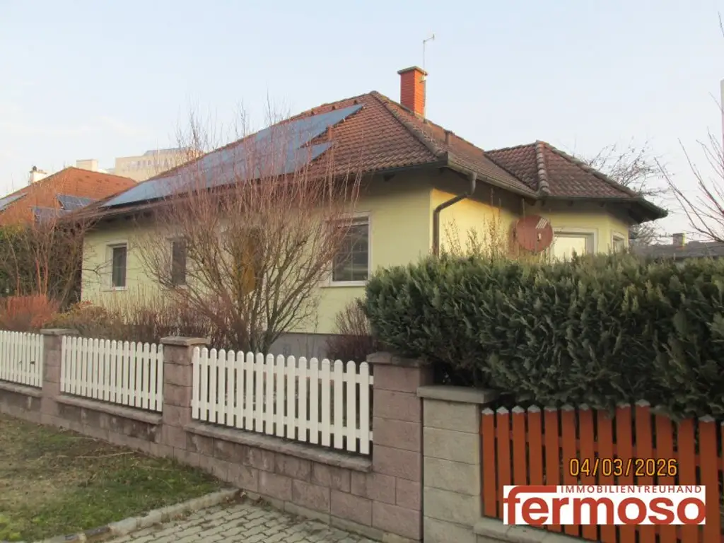 Traumhafter Bungalow vollunterkellert mit Fitness und Kino, perfekt und gepflegt mit wunderbaren Garten