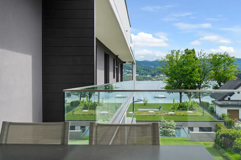 Seewohnung in erstklassiger Lage mit Outdoor-Pool