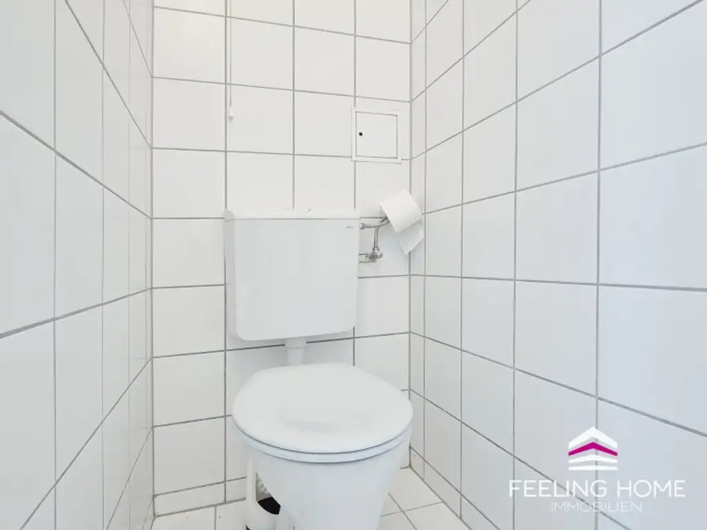 Frisch renoviert & bezugsfertig: 3-Zimmer-Perle mit Schlossnähe & Parkähnlichen Innenhof!