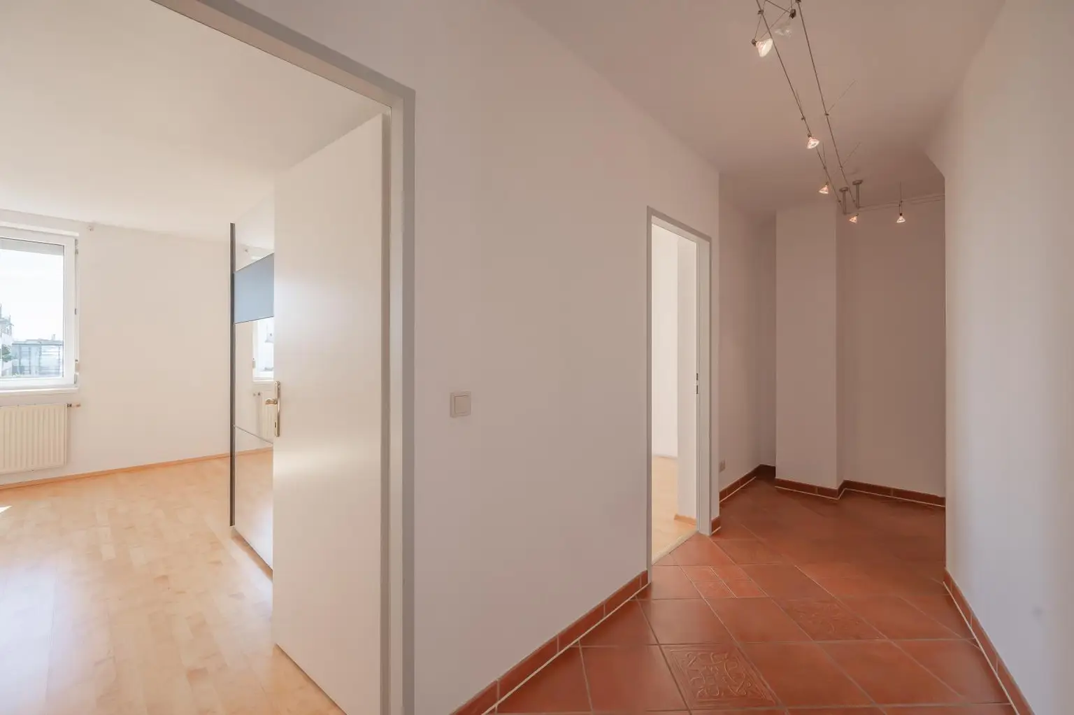 STUDENTEN AUFGEPASST - U3 VOR DER TÜR - MAISONETTE | TERRASSENWOHNUNG