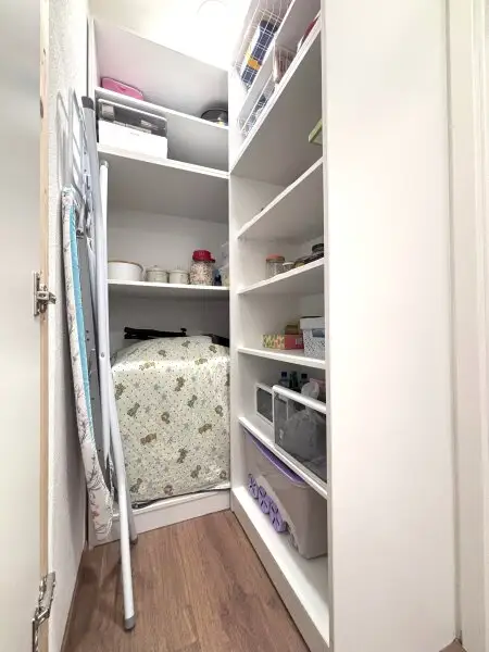 Schlitters: Kernsanierte Dachgeschosswohnung mit Südbalkon, Garten und traumhafter Aussicht