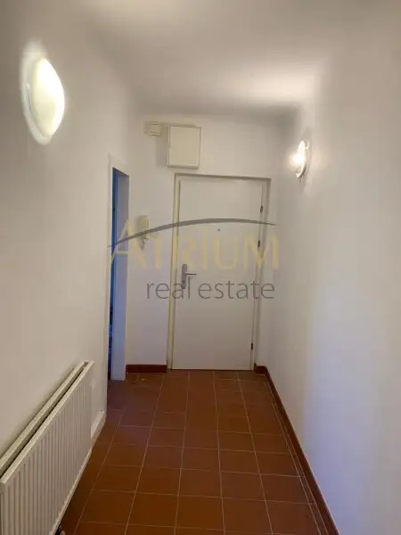 Helle 2-Zimmer-Wohnung mit Lift, Klimaanlage und Ruhelage