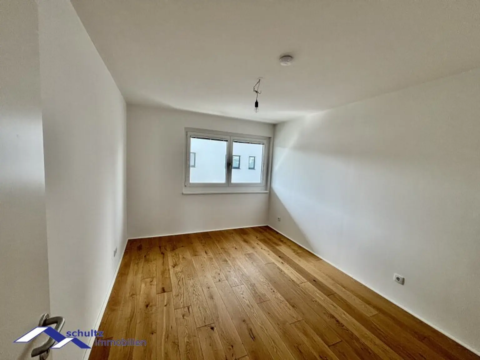 SCHULTZ IMMOBILIEN  - Traumhafte 2-Zimmer Wohnung mit Balkon!