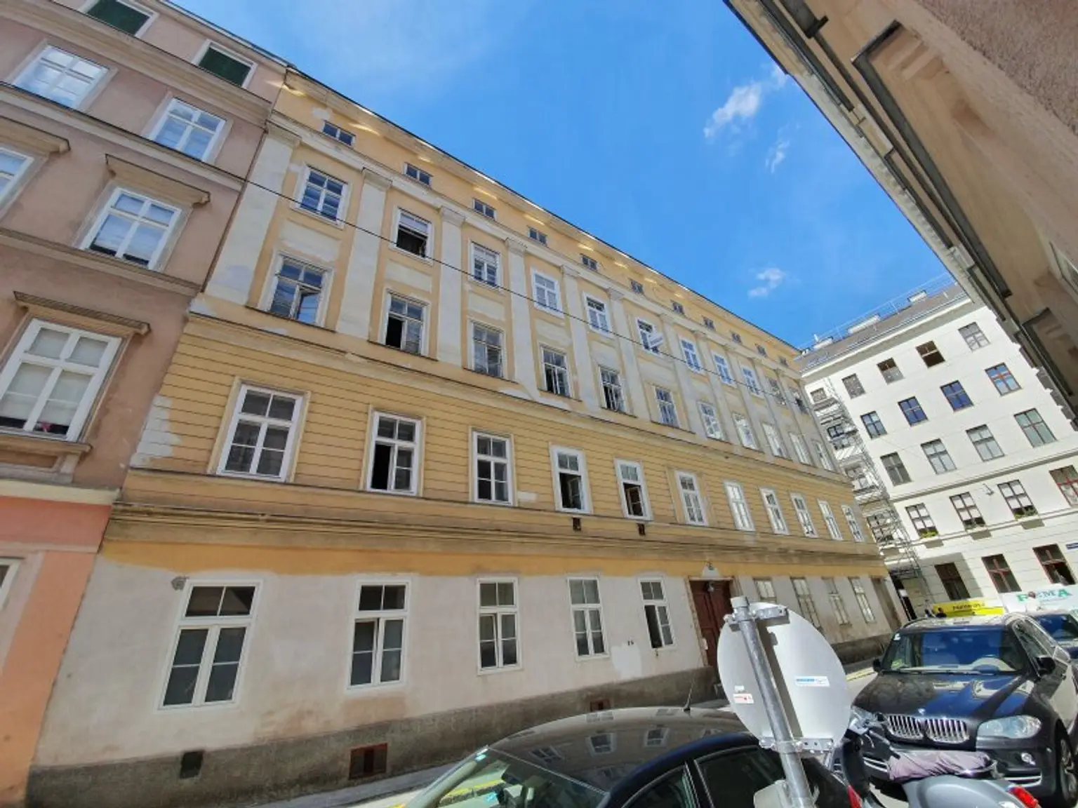 NEU RENOVIERT -  Bürofläche/Ordination Nähe Votivkirche!