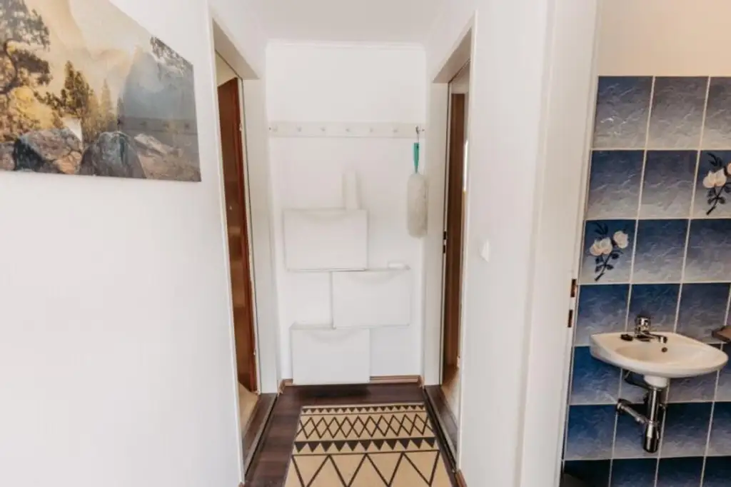 Gepflegtes, neu revitalisiertes  und liebevoll erhaltenes Landhaus. Natur, Sonne, Ruhe,  Seelenheil.