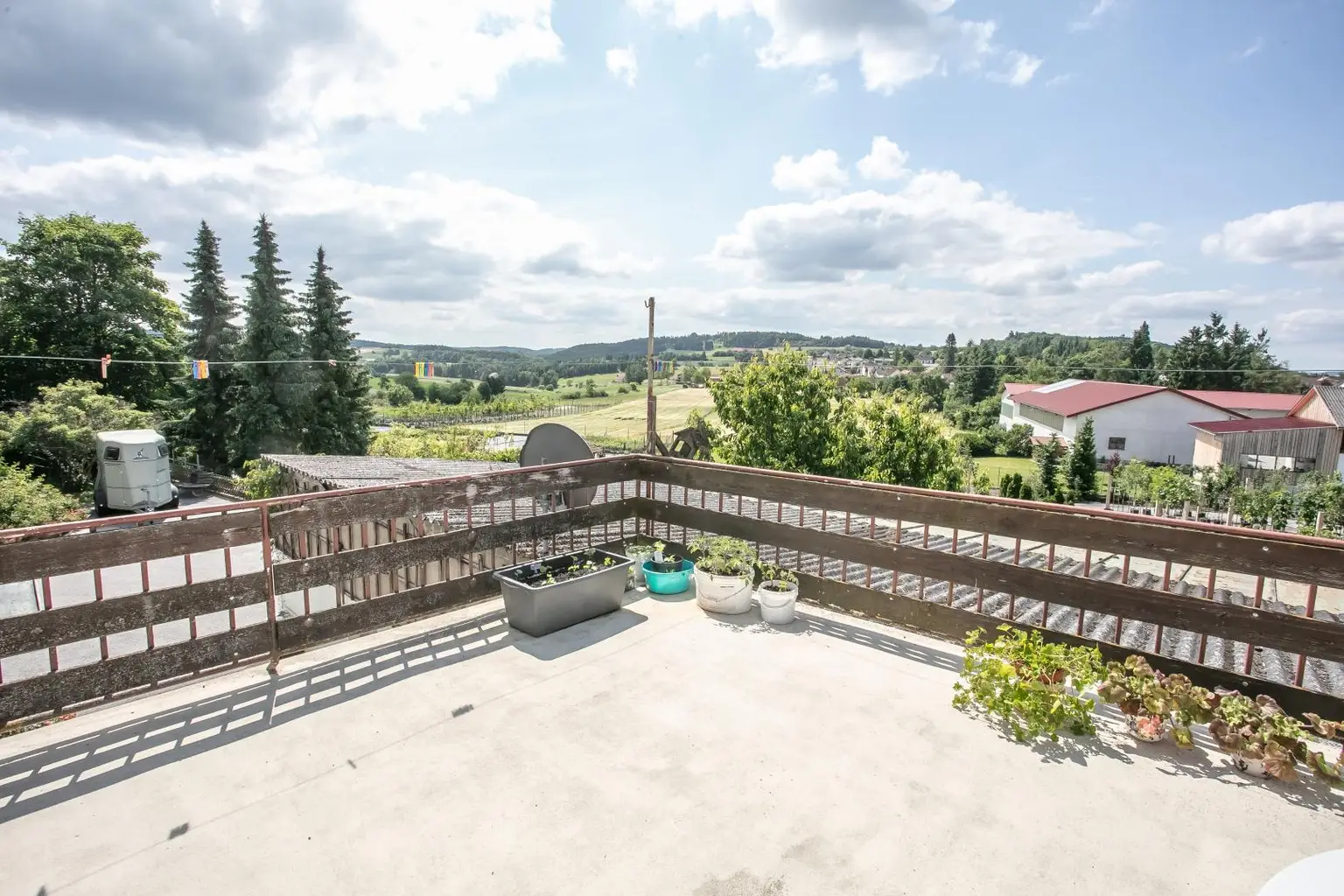 Mehrfamilienhaus - Zwei Wohneinheiten - Gewerbe möglich - großzügige Nutzflächen