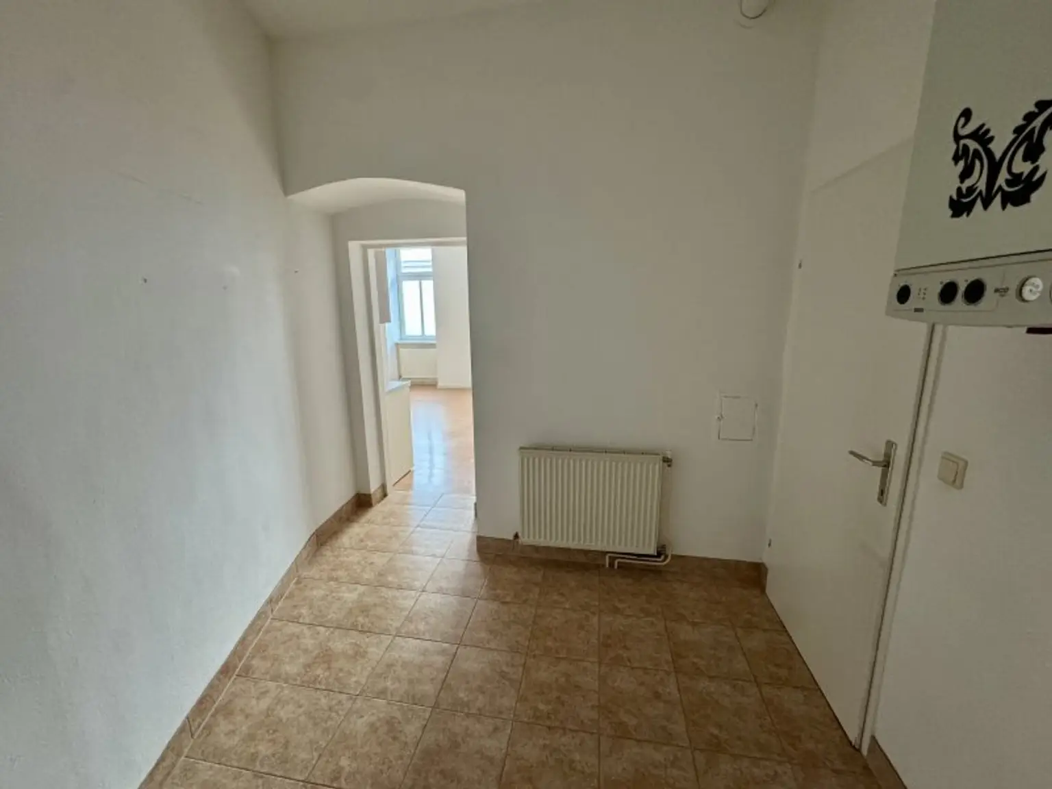 Renovierungsbedürftige Wohnung in Top-Lage des 12. Bezirks – Ideal für Individualisten!