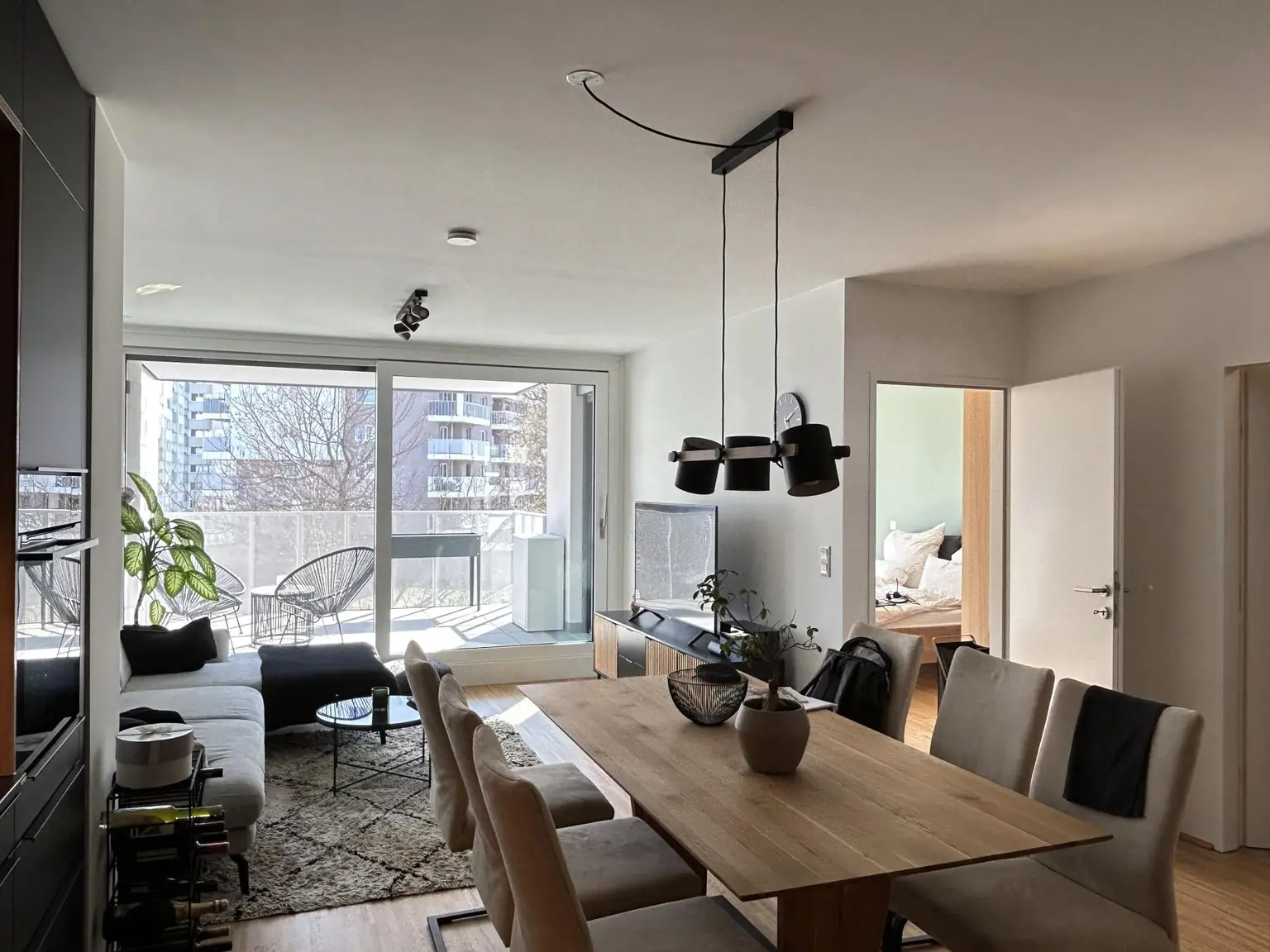 Wohnküche - Ansicht Loggia-/ Balkon