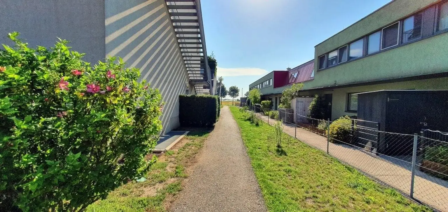 10 Außenzugang Ost ETW 1220