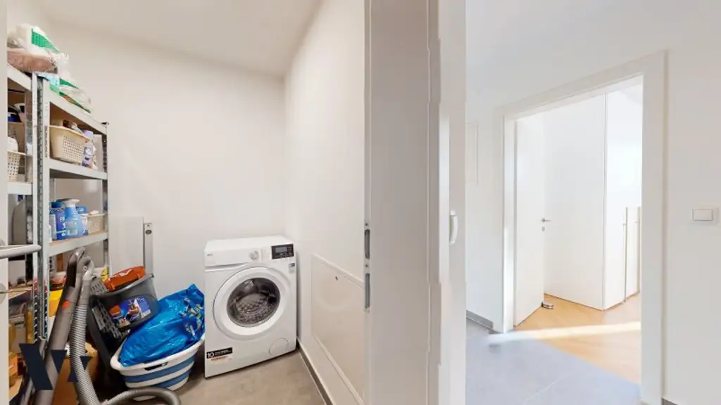 VOLLMÖBLIERTE 4-ZIMMER-DESIGNERWOHNUNG MIT BALKON | VIDEO-PRÄSENTATION