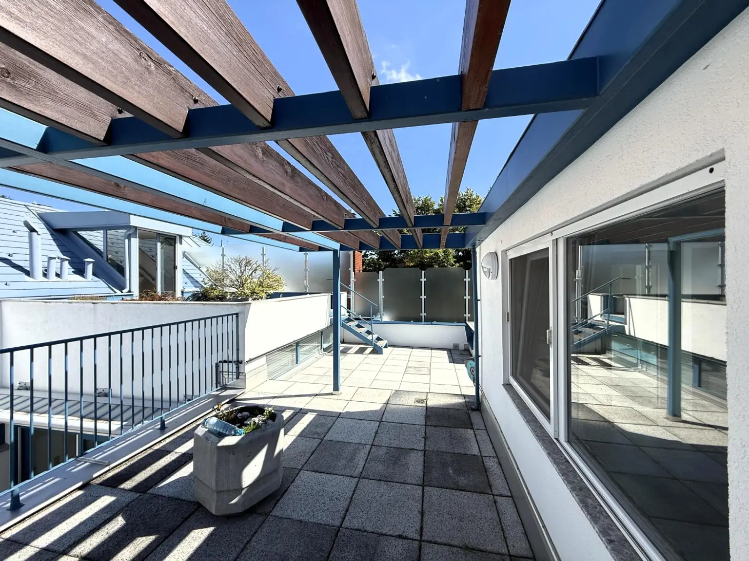 Ansprechendes Atelier, Loft, Dachterrasse inkl. PP im Neunzehnten // Attractive Studio, loft, roof terrace incl. parking in the nineteenth //