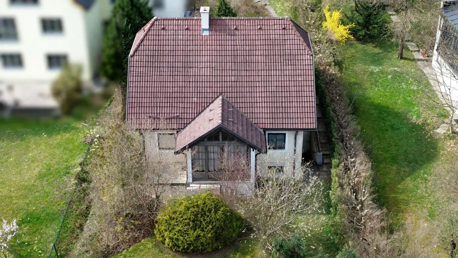 Drohne 1 mi KI bearbeitet