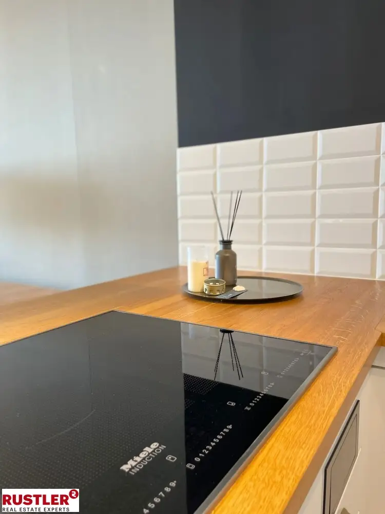 Atemberaubend -> Möblierte 4-Zimmer Wohnung mit traumhaftem Ausblick