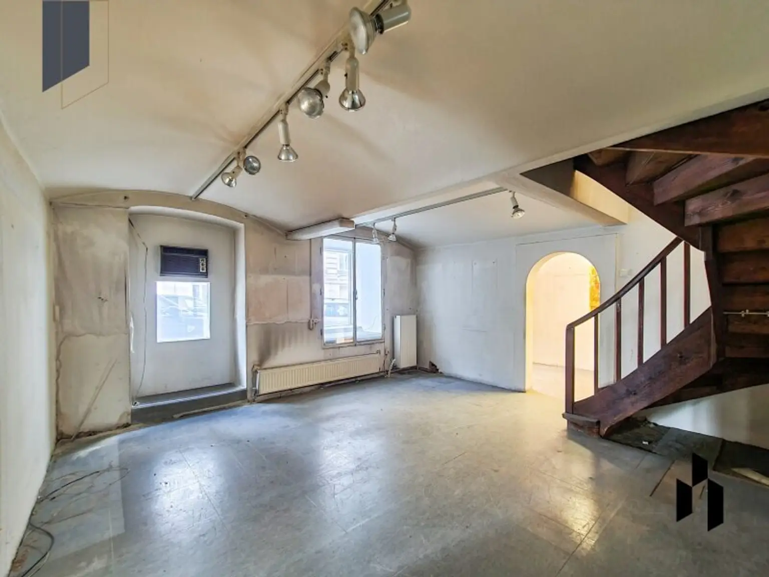 2 in 1! Geschäftsfläche + Wohnung nähe U3 Rochusmarkt! Sanierungsbedürftig!
