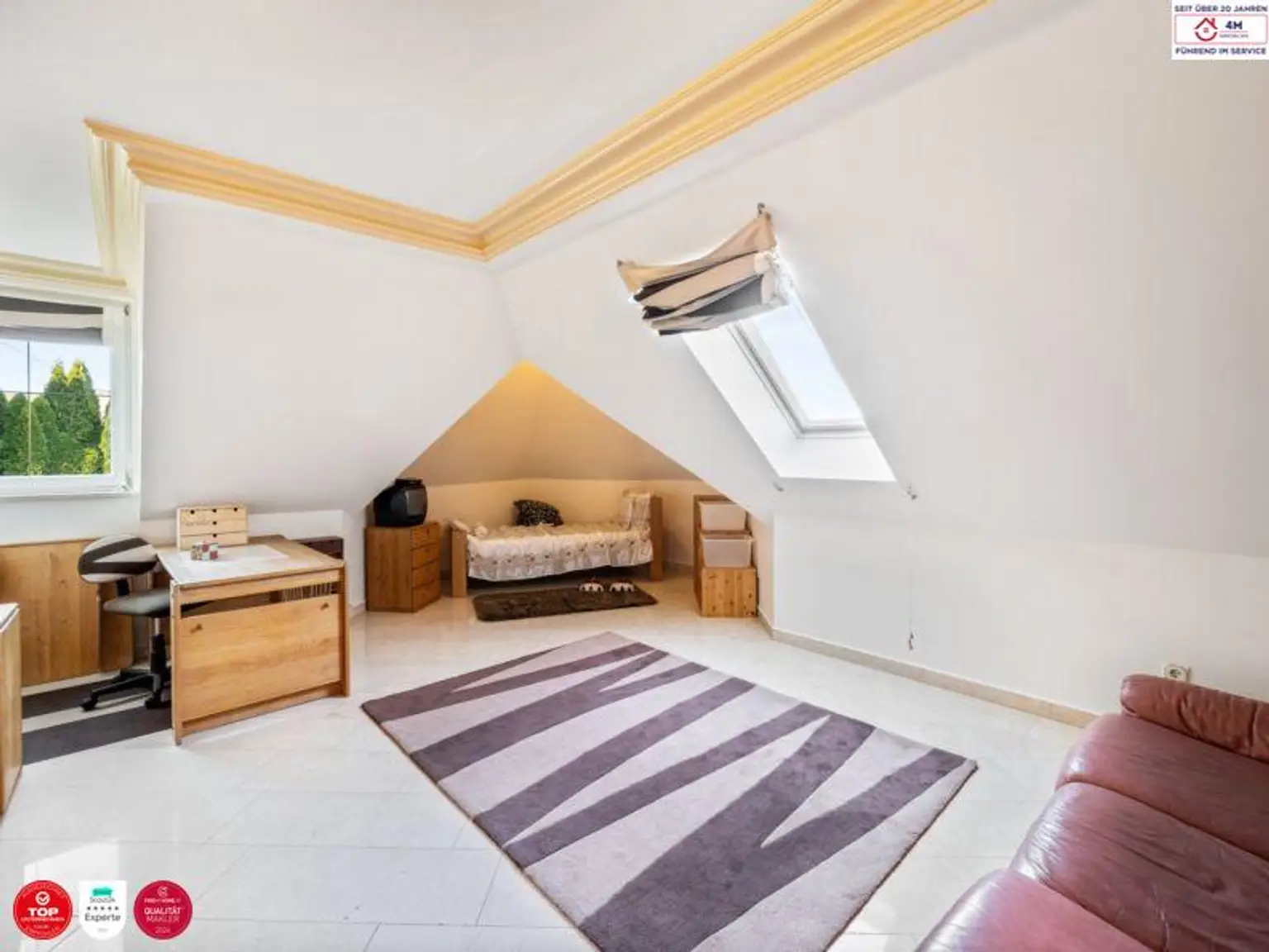 Exklusiv eingerichtete Villa mit orientalischem Hauch in absoluter Ruhelage in einer der begehrtesten Wohnlagen des südwestlichen Wienerwalds