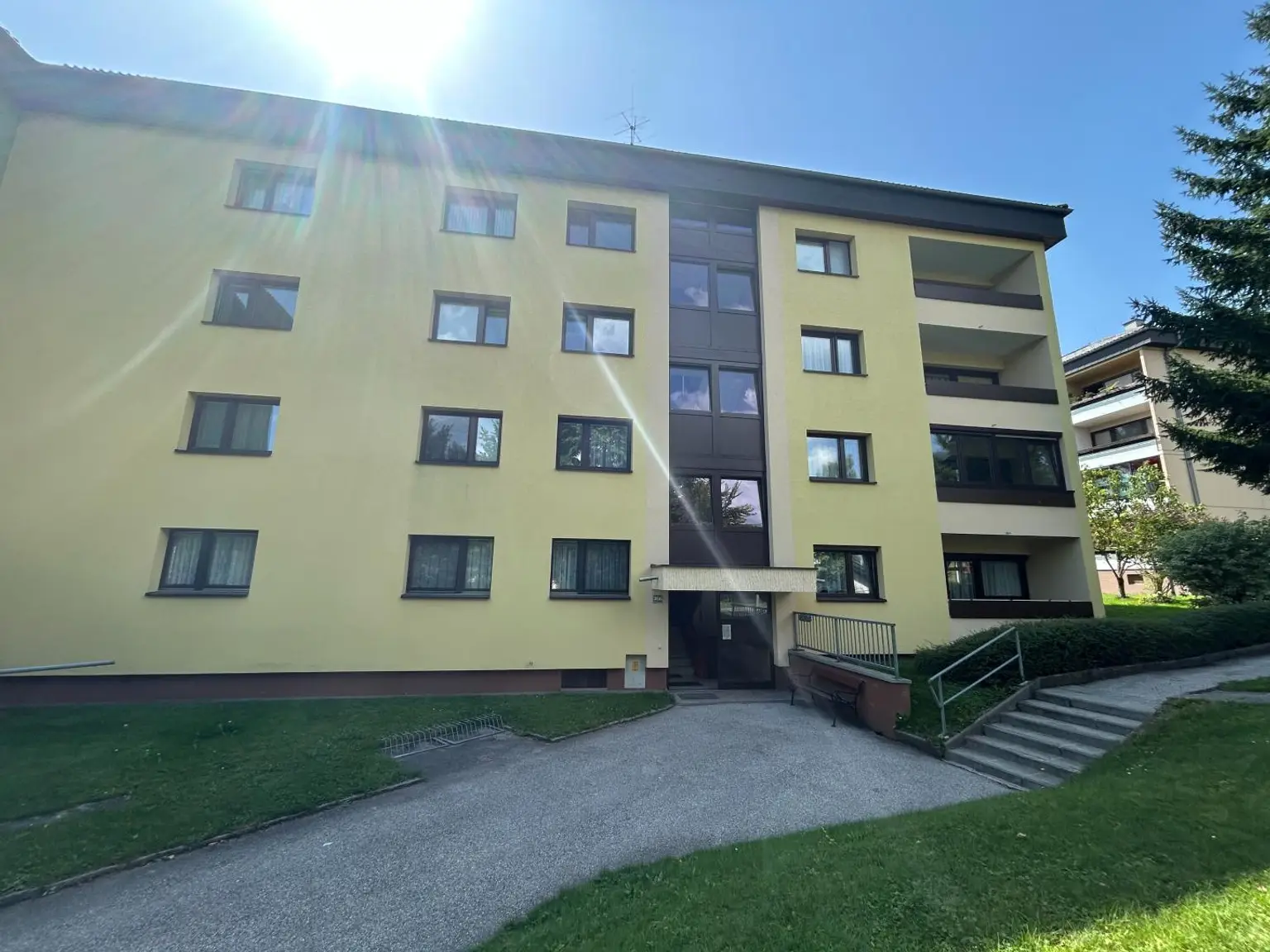 Tolle 2-Zimmer Wohnung mit Loggia!
