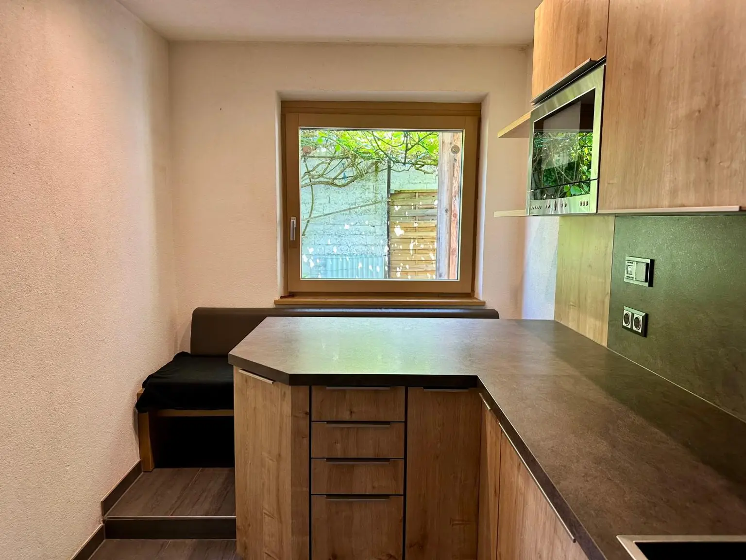 Perfekte Starterwohnung mit Garten und einem Parkplatz