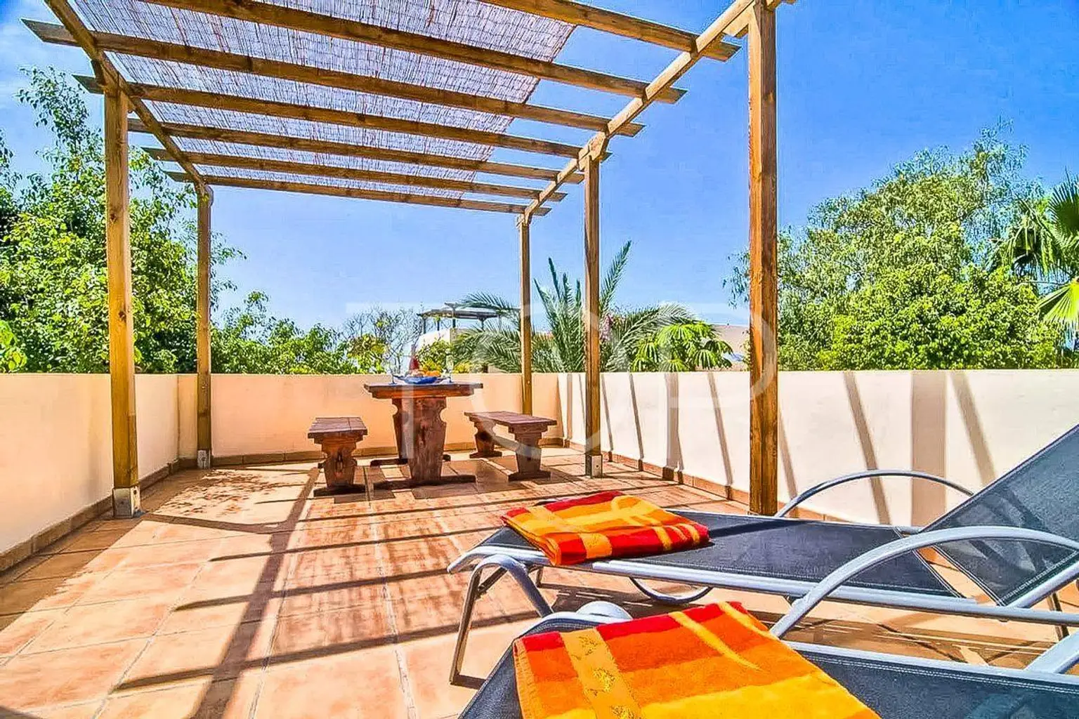 Romántica mansión con seis apartamentos en Costa de Adeje