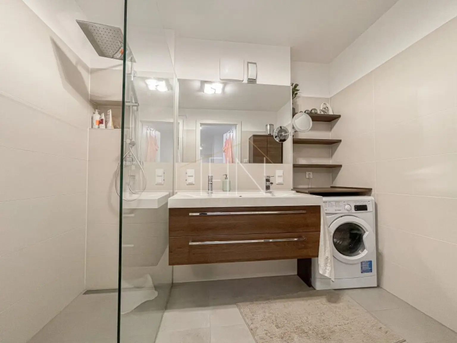 Nähe Schönbrunn! Helle 3-Zimmer-Wohnung mit Loggia zum Wohlfühlen