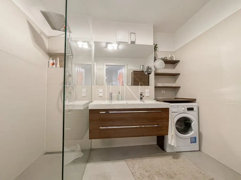 Nähe Schönbrunn! Helle 3-Zimmer-Wohnung mit Loggia zum Wohlfühlen