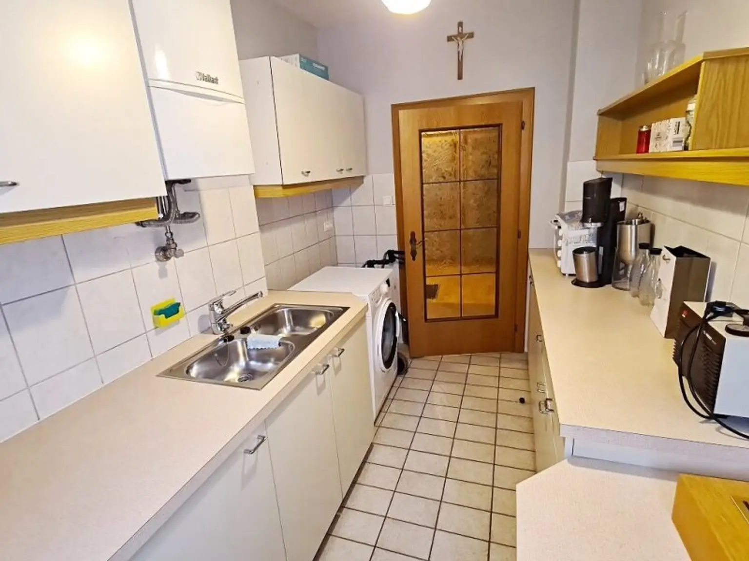 FAMILIENHIT, ENKPLATZ, gepflegte 113 m2 Neubau mit Loggia, 4 Zimmer, Küche, 2 Bäder, teilmöbliert, 3. Liftstock, U3-Nähe