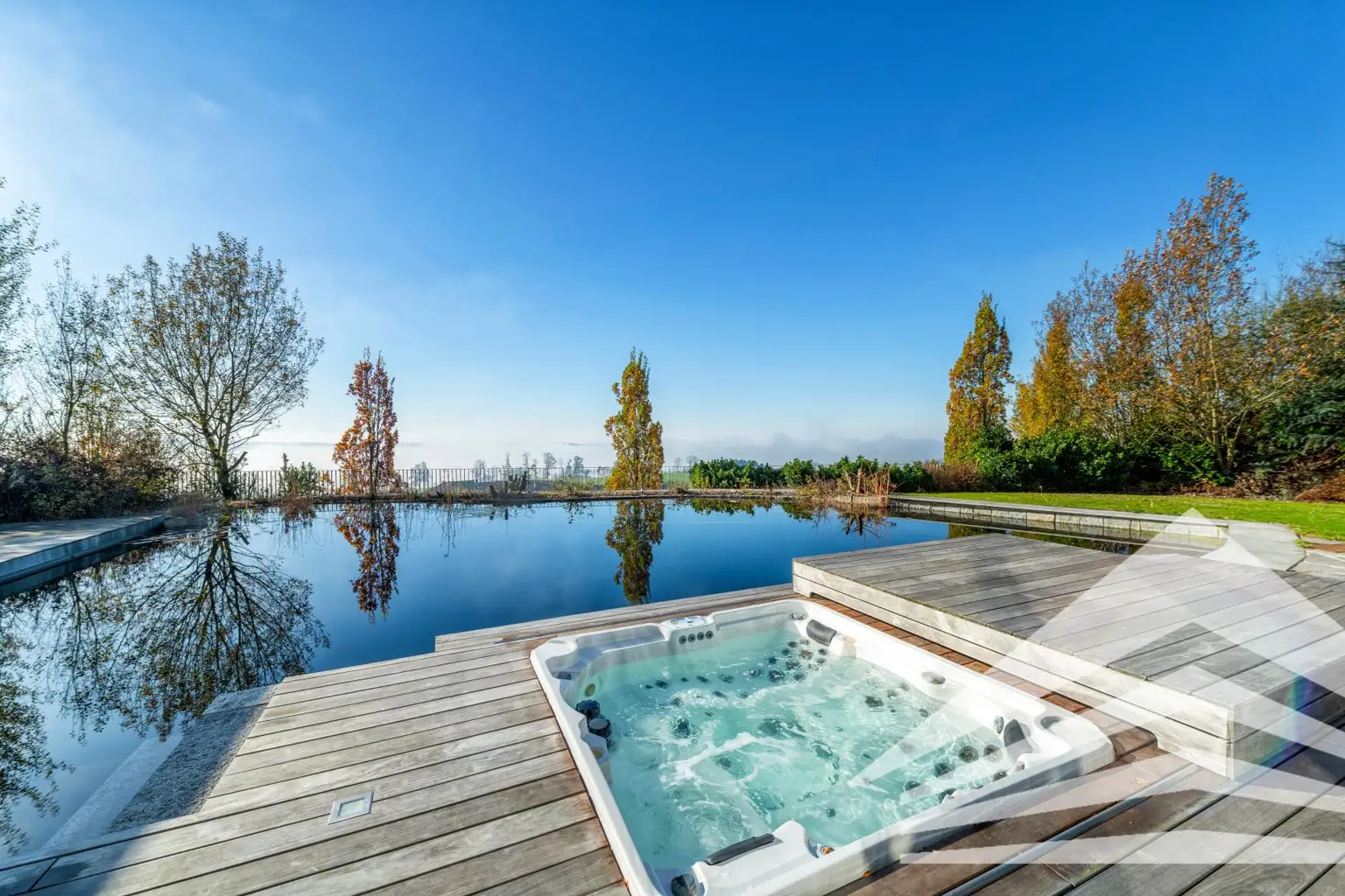 Schwimmteich & Whirlpool