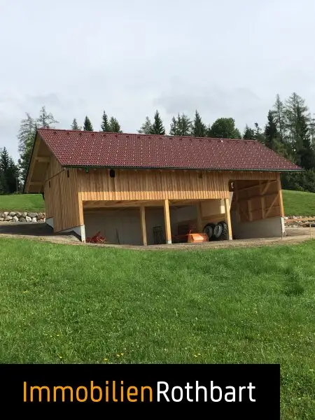 Neuwertiger Bauernhof in sonniger Lage