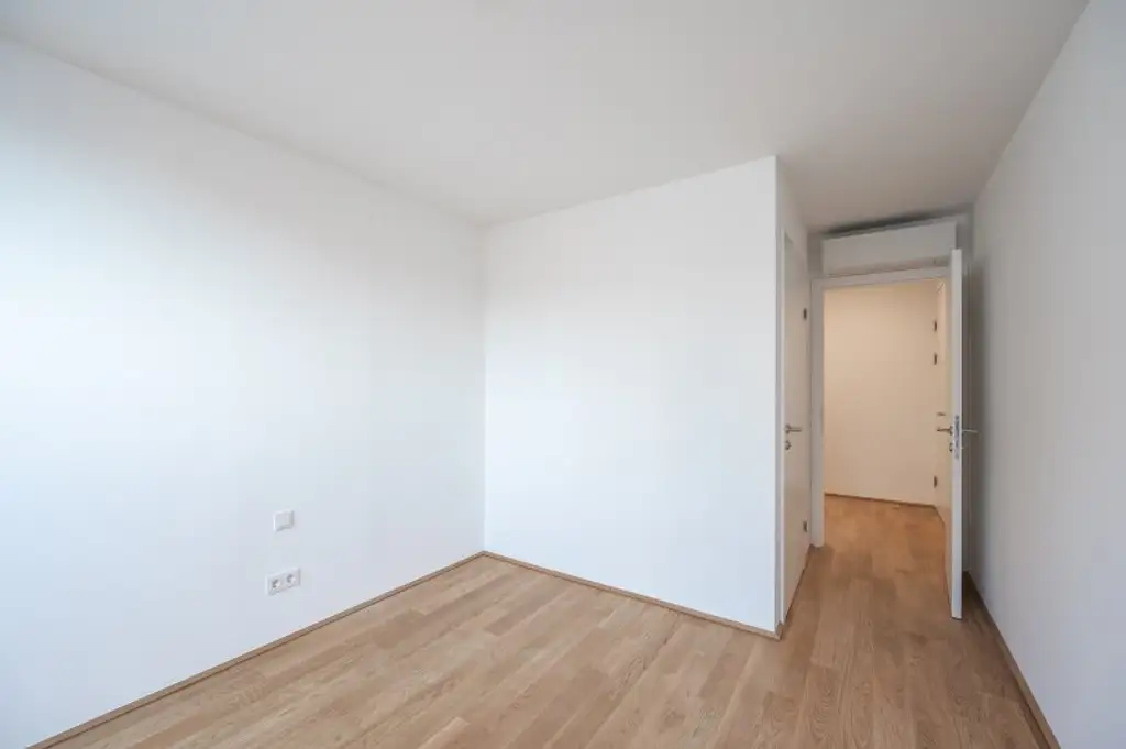 EDUART-Die Kunst des Wohnens: Hochwertiger 3-Zimmer DG-ZWEITBEZUG mit ca. 15m² Balkon! (10/19)