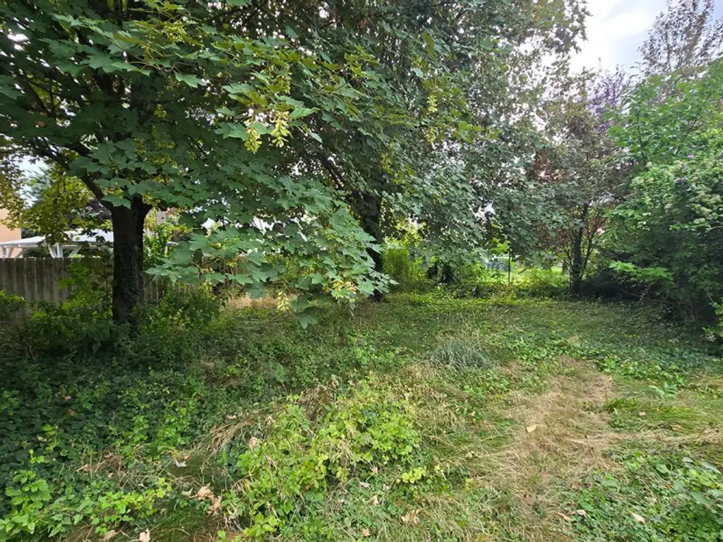 *** SEHR VIEL PLATZ *** PRIVAT + BERUFLICH *** RUHELAGE ***