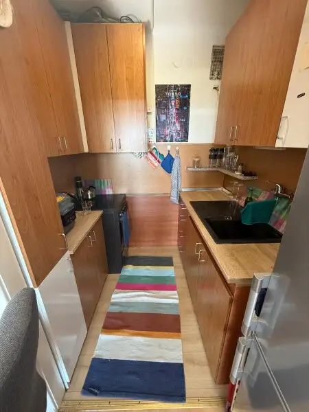 Gut geschnittene 2-Zimmer-Wohnung mit kleinem Balkon - U-Bahn Nähe
