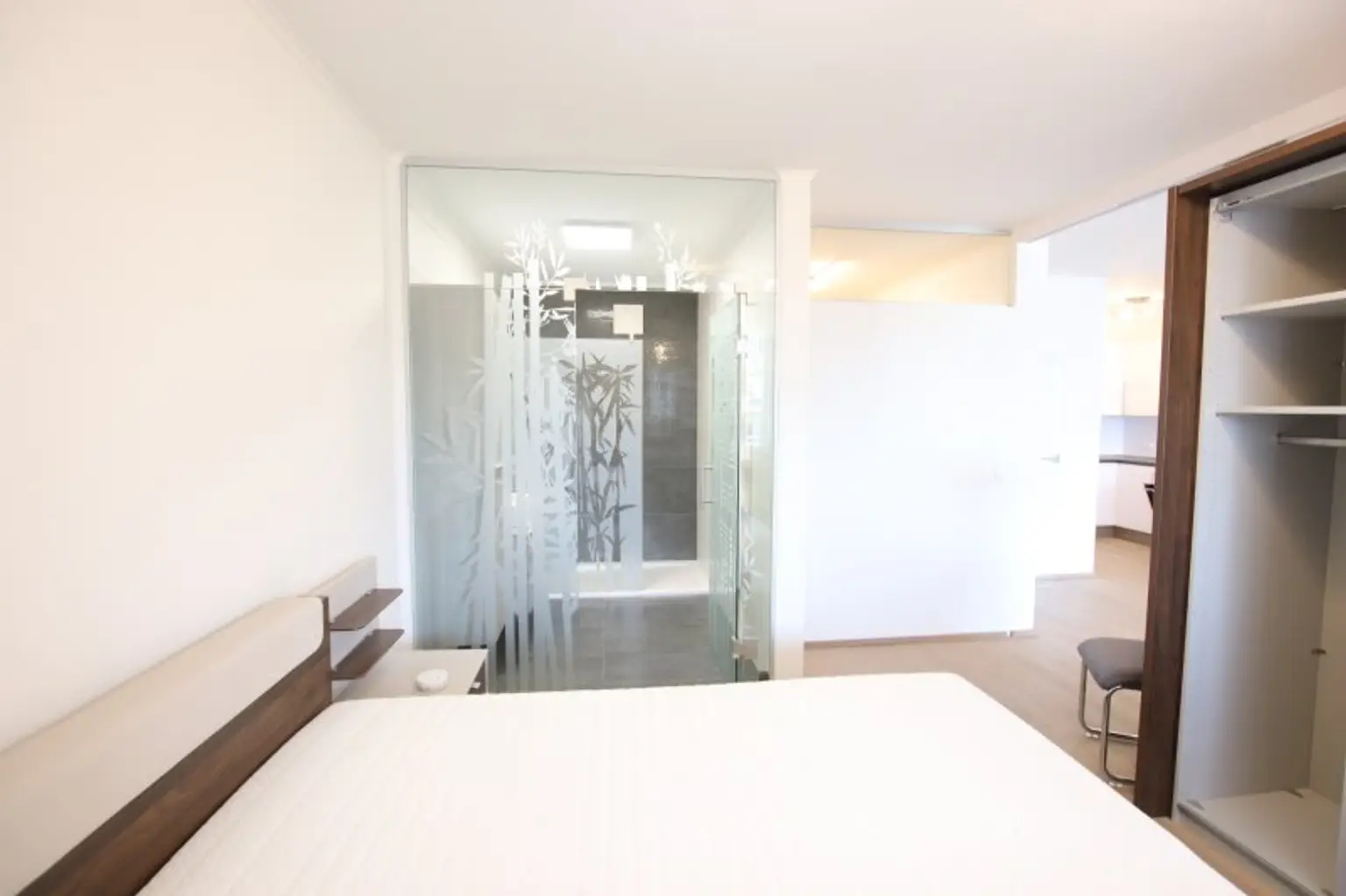 Neuwertige, teilmöblierte 2 Zimmer Penthousewohnung mit Terrasse und Carport in Klagenfurt