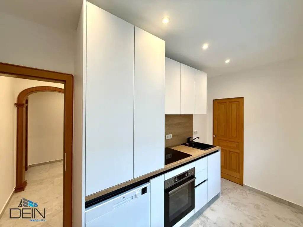 NEU! TRAUMHAFTE 2 ZIMMER WOHNUNG MIT EINEM BALKON IN HOFRUHELAGE!