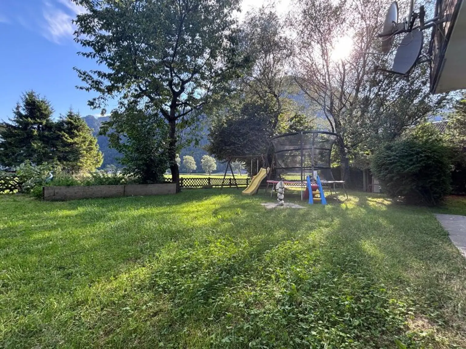 Schlitters: Wohntraum mit Garten – helle 4-Zi.-Wohnung zu verkaufen