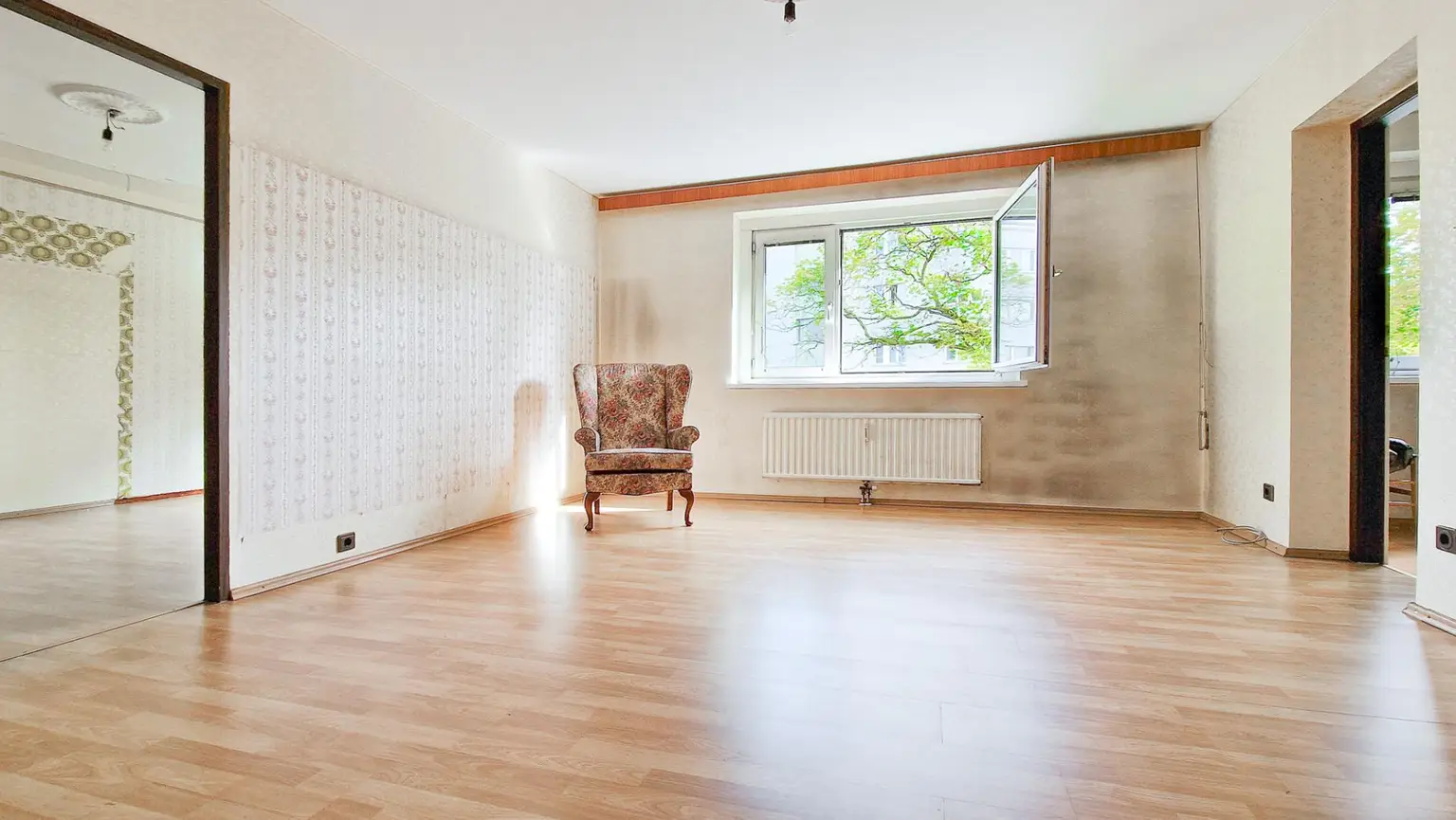 Helle Eigentumswohnung mit Grünblick im 3. Liftstock eines thermisch sanierten Hauses