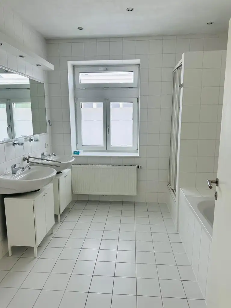 4-Zimmer-Wohnung mit Balkon