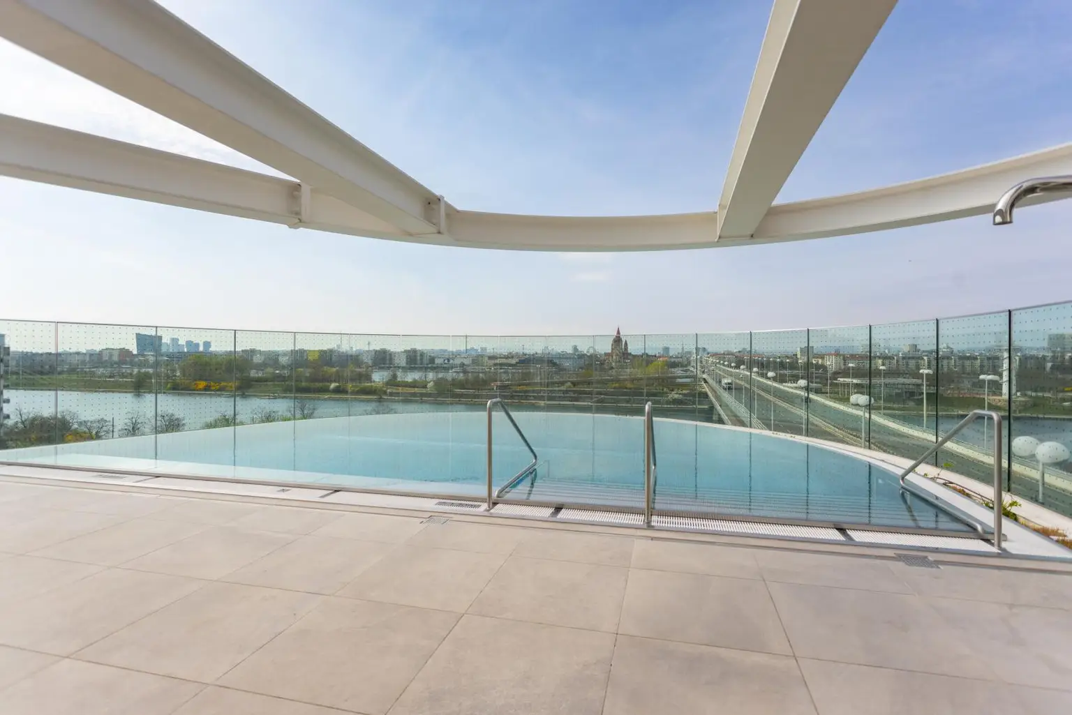 Danubeflats_06-14_1220_Wien-51