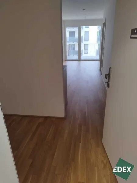Moderne 2-Zimmer-Wohnung mit Balkon nahe U1 Rennbahnweg ab November