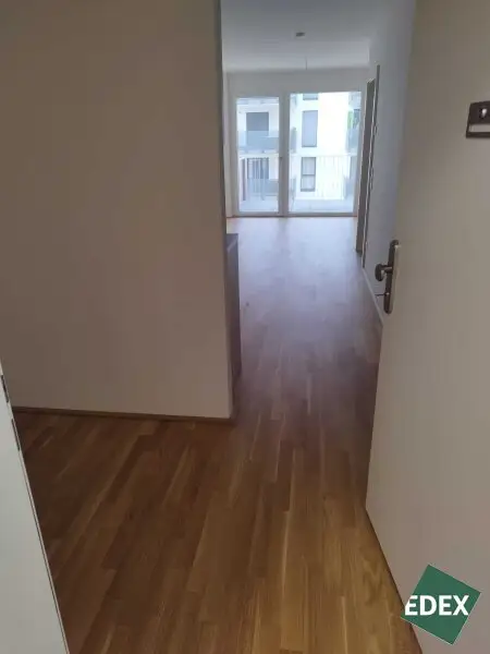 Moderne 2-Zimmer-Wohnung mit Balkon nahe U1 Rennbahnweg ab November