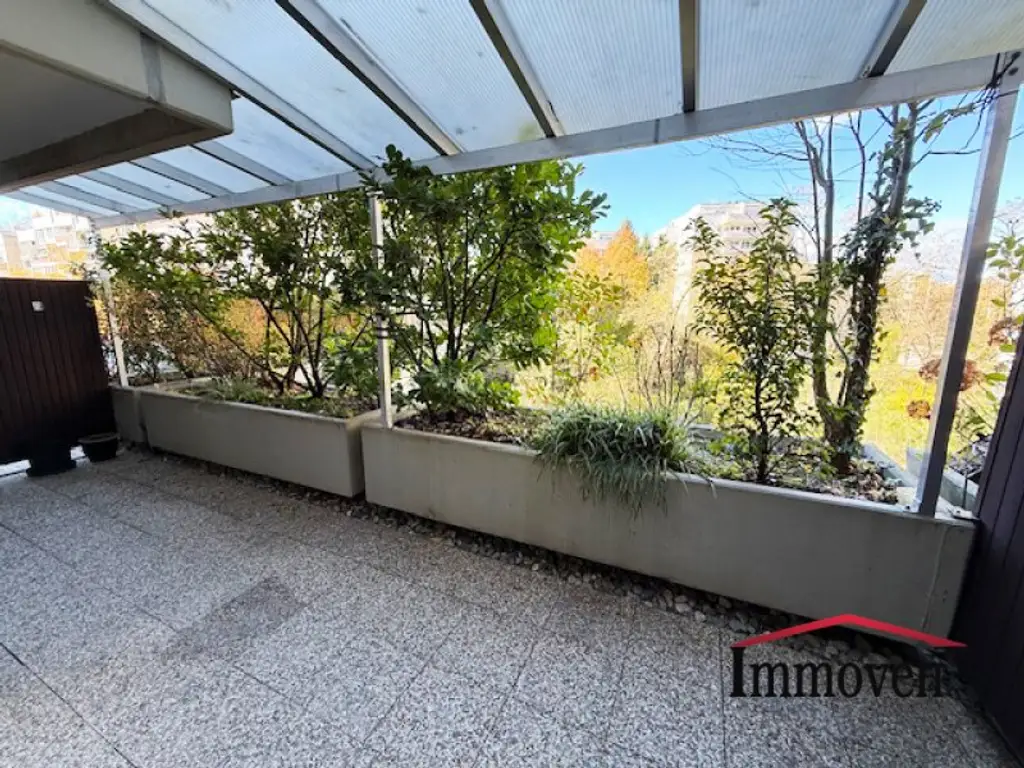 International bekannte Ikone der Wohnbauarchitektur - Wohnen in der Grazer-St. Peter Terrassenhaussiedlung! 4-Zimmerwohnung mit Garage!