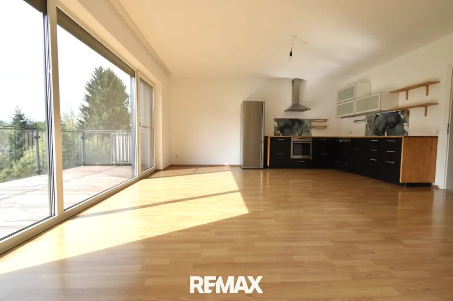 Wohn-, Küchen- und Essbereich