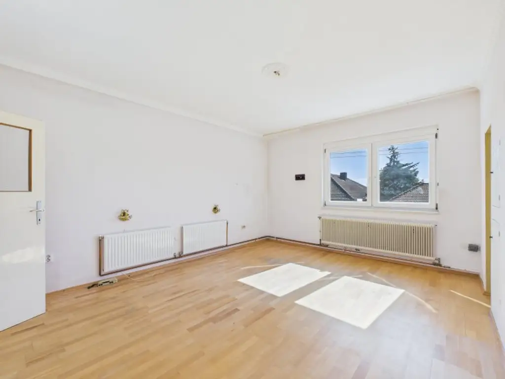 6-Zimmer Einfamilienhaus in Strasshof an der Nordbahn | 810 m² großes Grundstück mit Pool