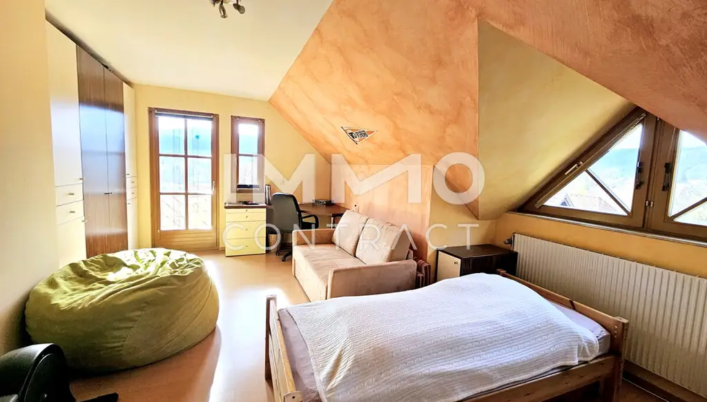 Behagliches Zuhause mit Weit- und Ausblick – Wohnen und Arbeiten in natürlichem Ambiente