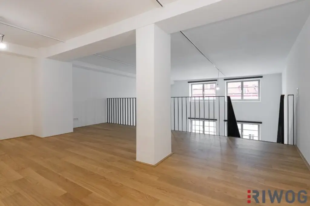 ERSTBEZUG nach Sanierung | Außergewöhnliches Loft mit Raumhöhe bis zu ca. 4,90 m | Büro/Praxis Nutzung und Kurzzeitvermietung möglich