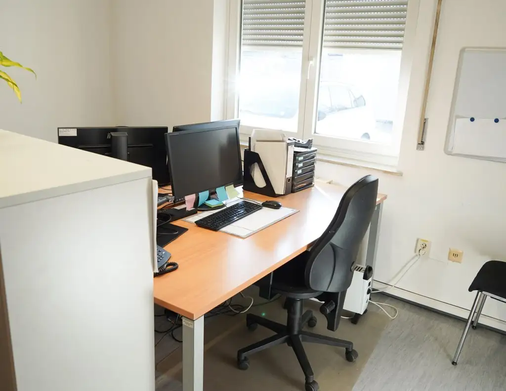 Gewerbe Halle und Büro zu mieten in Villach.
