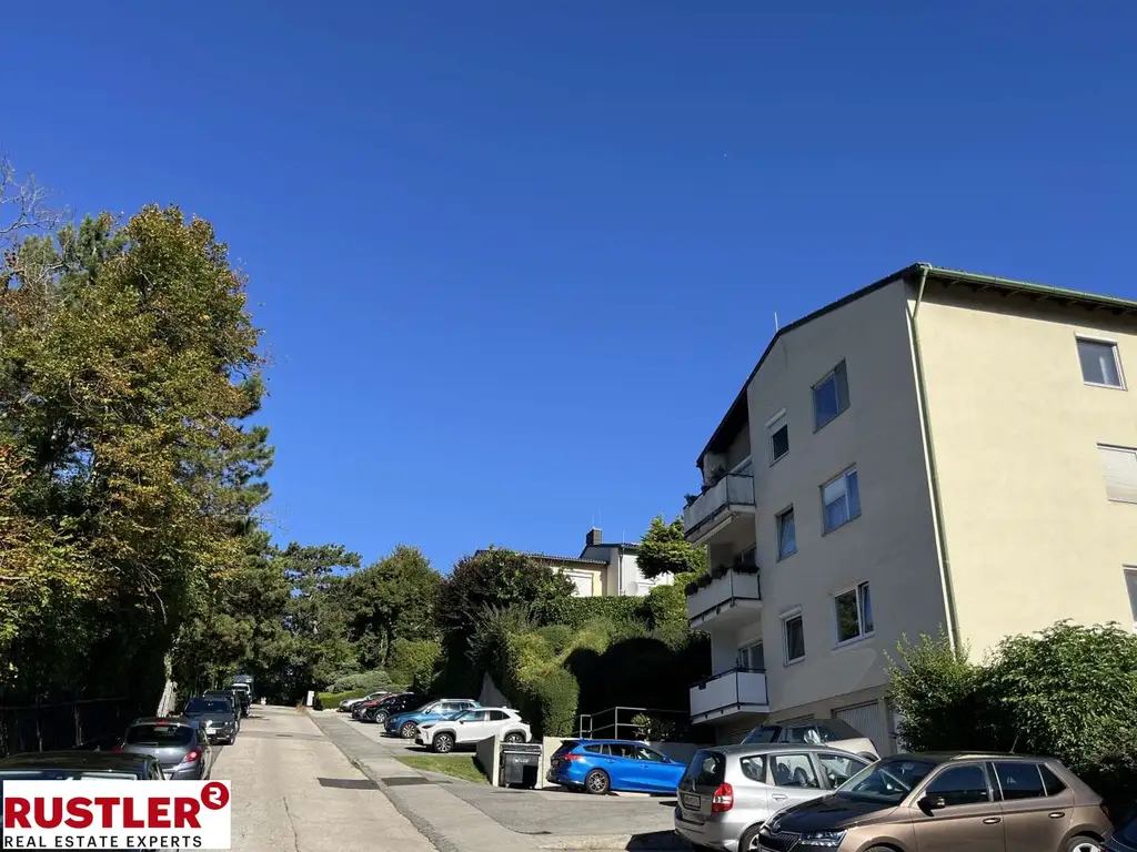Wohnen zwischen den Schirmföhren mit Blick zum Husarentempel