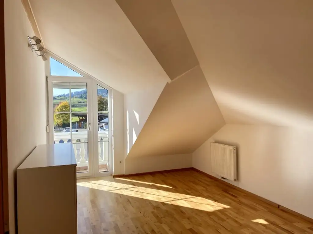 stimmige Dachgeschoßwohnung in Thaur